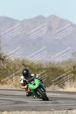 media/Dec-01-2025-Moto Forza (Mon) [[2daa91e15f]]/2-Intermediate Group/Session 3 (Turn 3)/